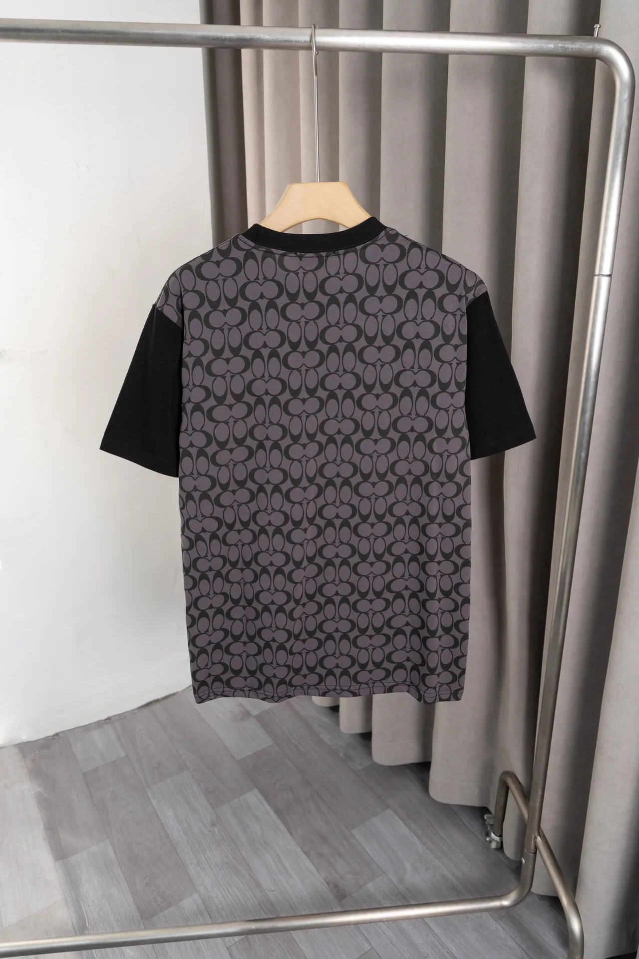 X 024 COACH𦸅Chi 25ss New Arrival T-shirt, Classic Presbyopia Series splicing style + brand logo embroidery technology, highly customized. Double gauze pure cotton fabric, soft fabric, fashionable Versatile, Same Style for men and women. Color: Yellow, Black, Size: S～XXL.